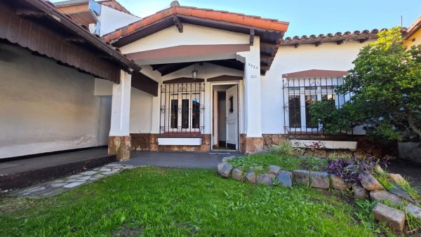 For Sale House 2-bedroom Carapachay Vicente Lopez