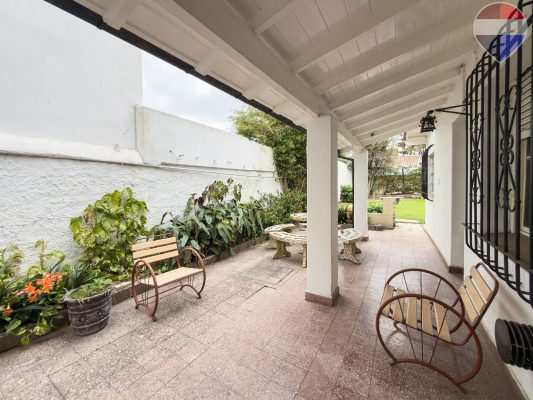 For Sale Multi-family House+Patio+Consulting Room+Apartment
