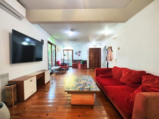 For Sale 4-bedroom House with patio in Vicente Lopez