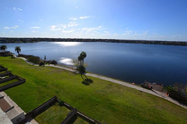 Venta departamento 2 amb al lago Vila Vela cochera
