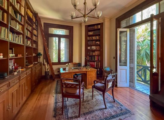 Venta Oficinas en Casona de 3 plantas -Tigre-