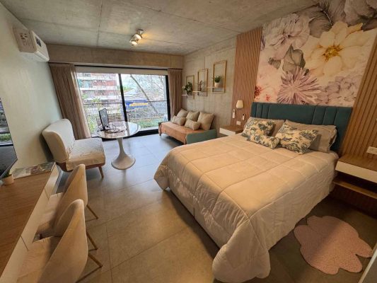 Bright Studio Apartment with Balcony in Zona Norte