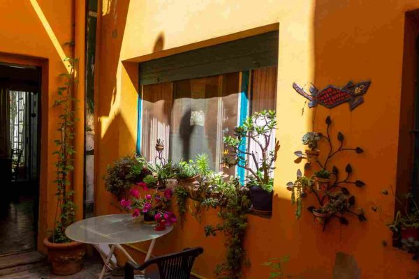 PH FOR SALE 2-bedroom OLIVOS - 2 Patios