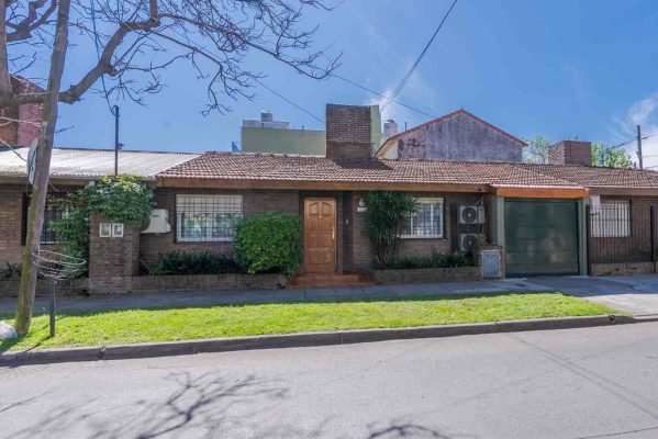 For Sale PH 3-bedroom House-Type Backyard Grill Parking