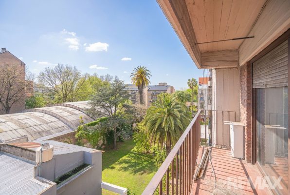 For sale 2-bedroom apartment to renovate with 2 balconies Tigre