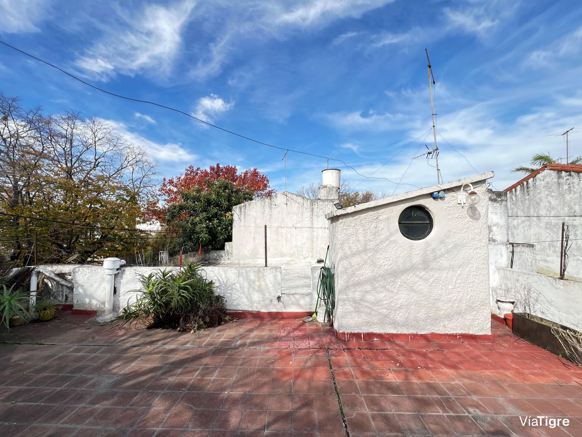 Multi-Family House for Sale in Martínez with Terrace