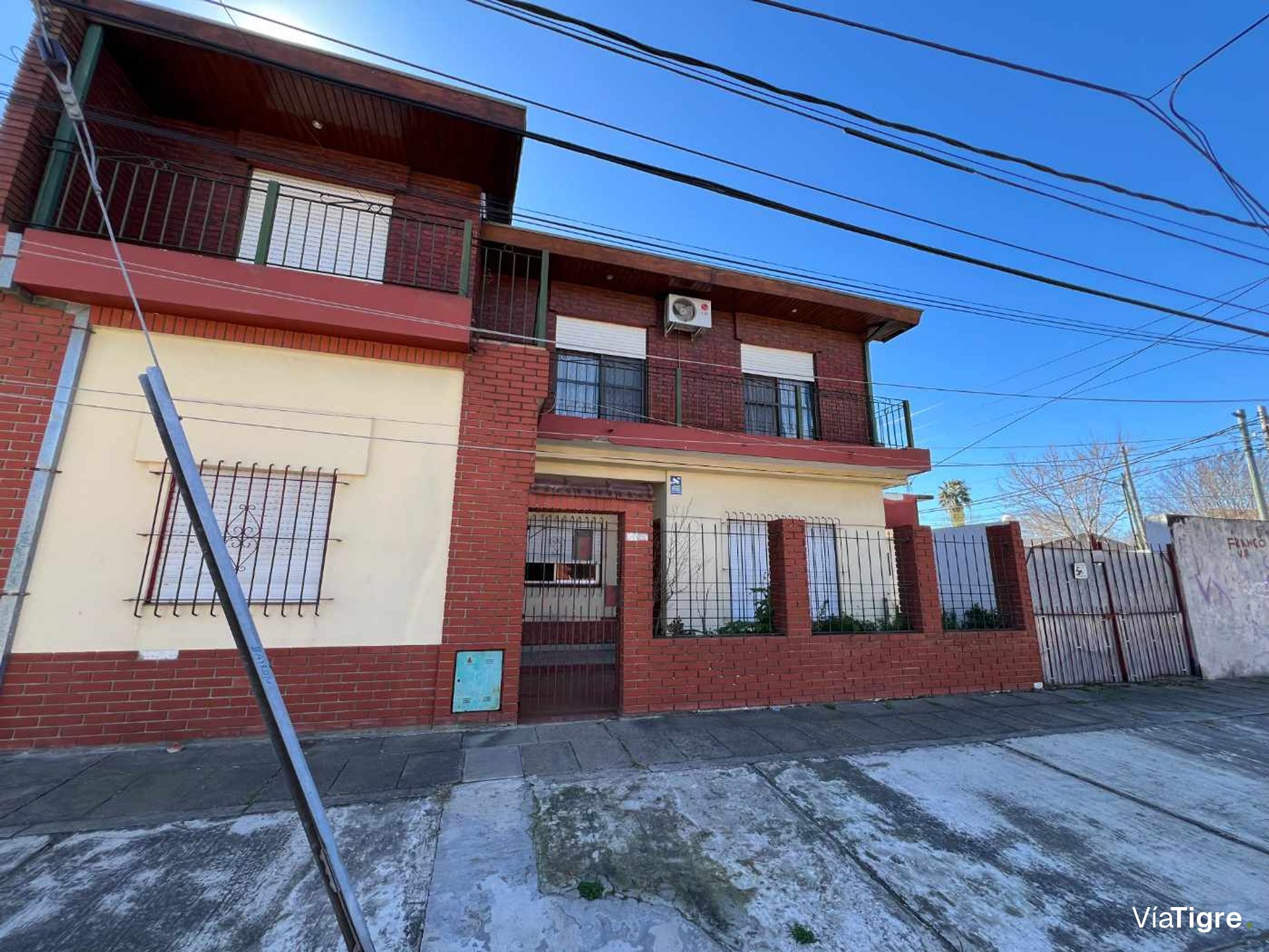 Sale Multifamily House in Boulogne with Garden