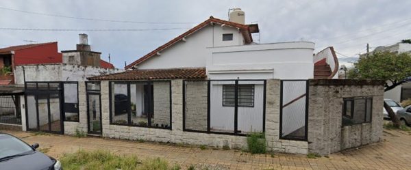 4-room Commercial Rental House in Boulogne