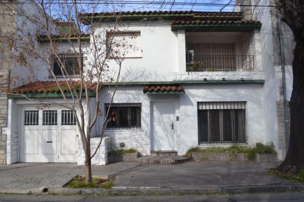 House for Rent – 6 Rooms, 3 Bedrooms, Garden & Pool