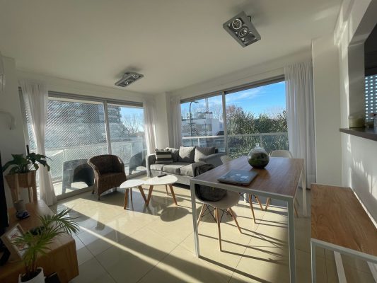 departamento 3 ambientes venta beccar, con balcón