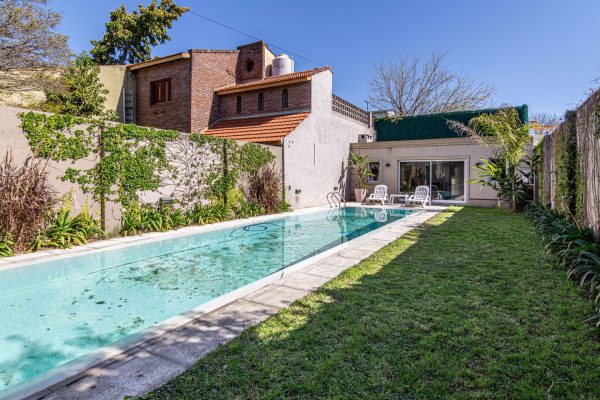 Venta Casa 3 amb en Olivos con pileta y parrilla