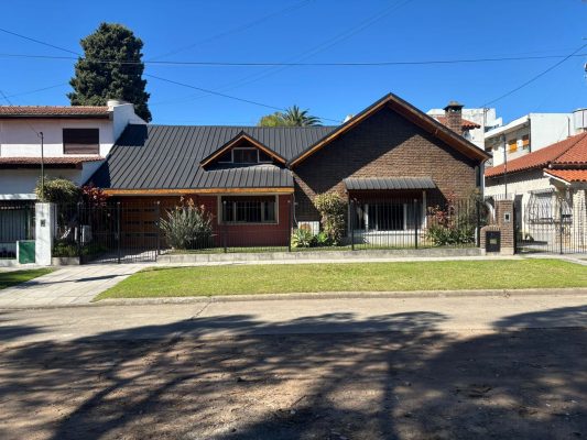 Alquiler Casa 4 Amb c/ Pileta,Parrilla y cochera