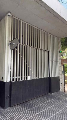 Venta Cochera Con Baulera En Puerto De Olivos.