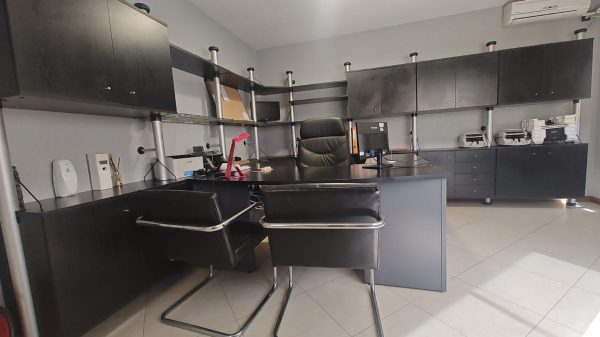 Venta Casa en 2 plantas en San Isidro gran terreno
