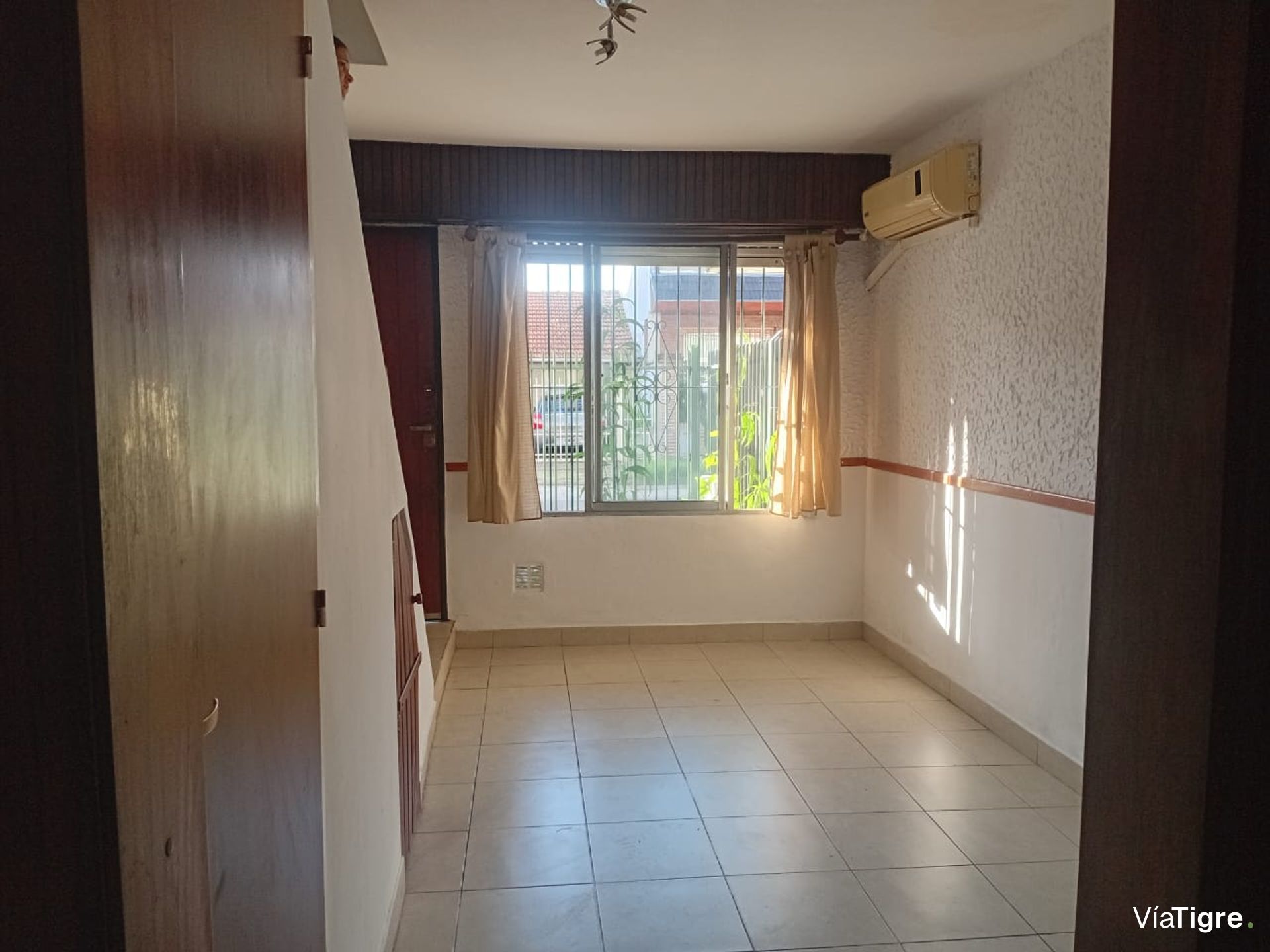 3-room duplex for sale with rent in Carapachay