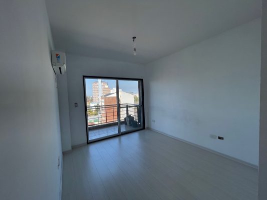 Venta Departamento Tigre Centro Con Balcon