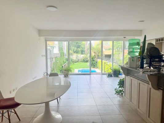 House for Rent 8 Rooms Acassuso with Pool