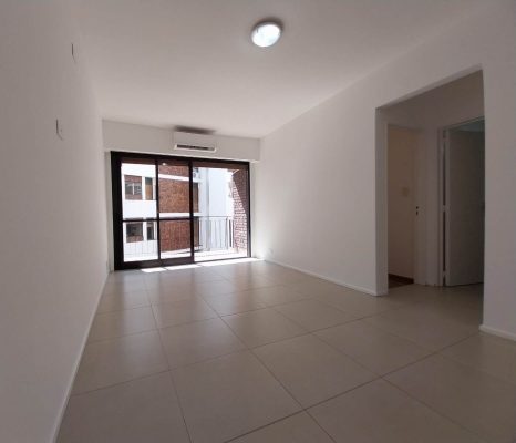 2-Room Apartment for Rent in Martinez