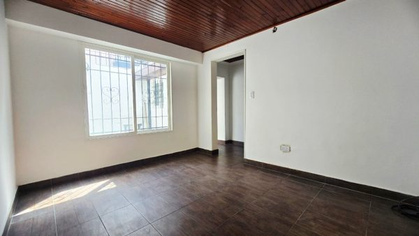 Venta PH 2 ambientes con patio, planta baja Munro