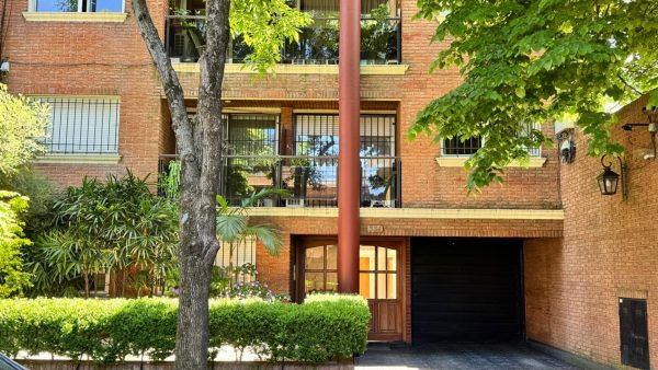 Apartment for rent, 2 rooms with garage in Martinez