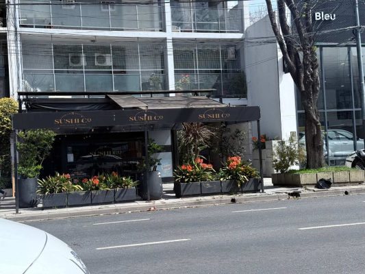 Local en venta Olivos con renta apto gastronomia