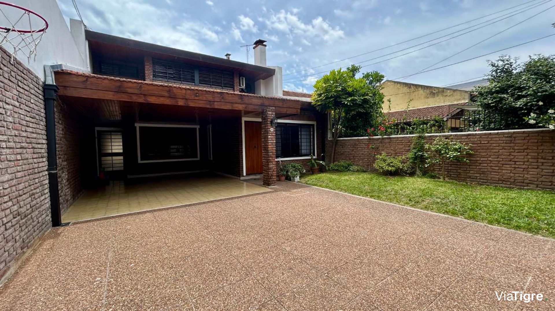 HOUSE FOR SALE OWN LOT 6 rooms POOL VICENTE LOPEZ