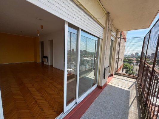 Apartment for Sale – 3 rooms, garage, balcony – Credit – Lopez
