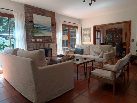 Casa - 5 dormitorios - Alq temporario - Pileta