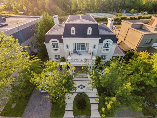 Residencia Premium Frente al Río – El Yacht