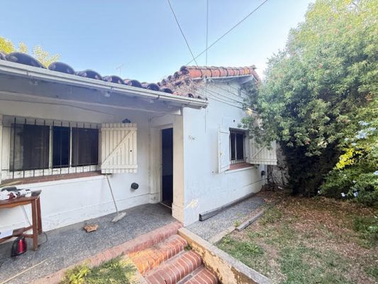 Oportunidad , dos casas a refaccionar.San Isidro.