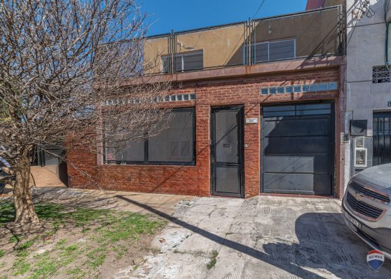 Venta casa Villa Martelli con quincho y jardin