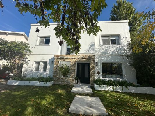 Casa En Venta En San Isidro Labrador Apto Credito