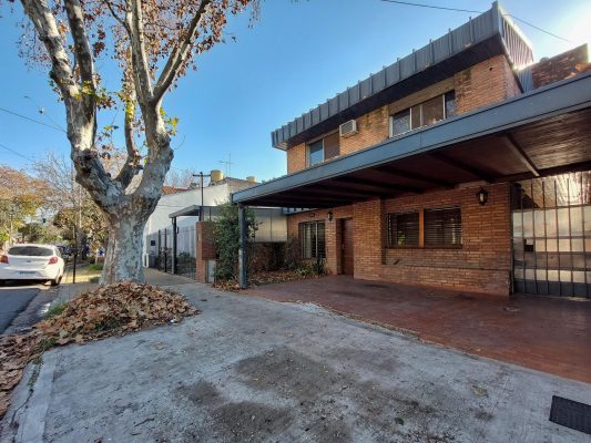 House for Sale, 4 Rooms, Lot 299 m²