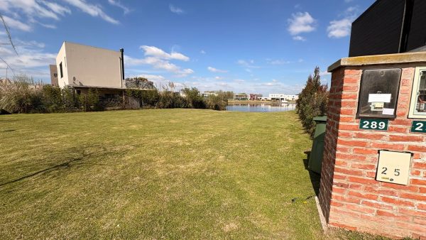 VENTA Lote a Laguna Barrio Santa Ana-Villanueva