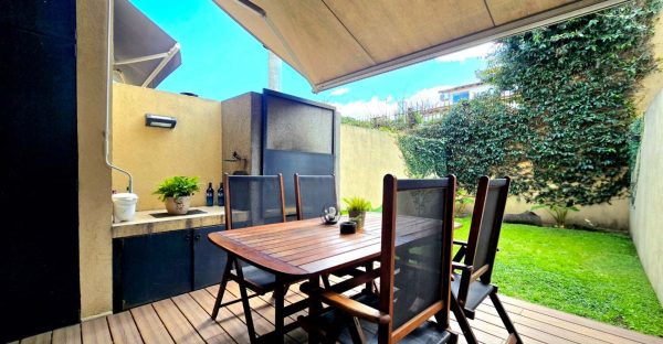Venta Triplex 5 Amb. Jardín, y Garage OLIVOS