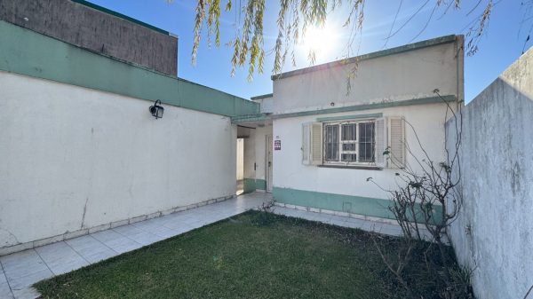 Casa en venta sobre lote propio de 4 amb + jardin
